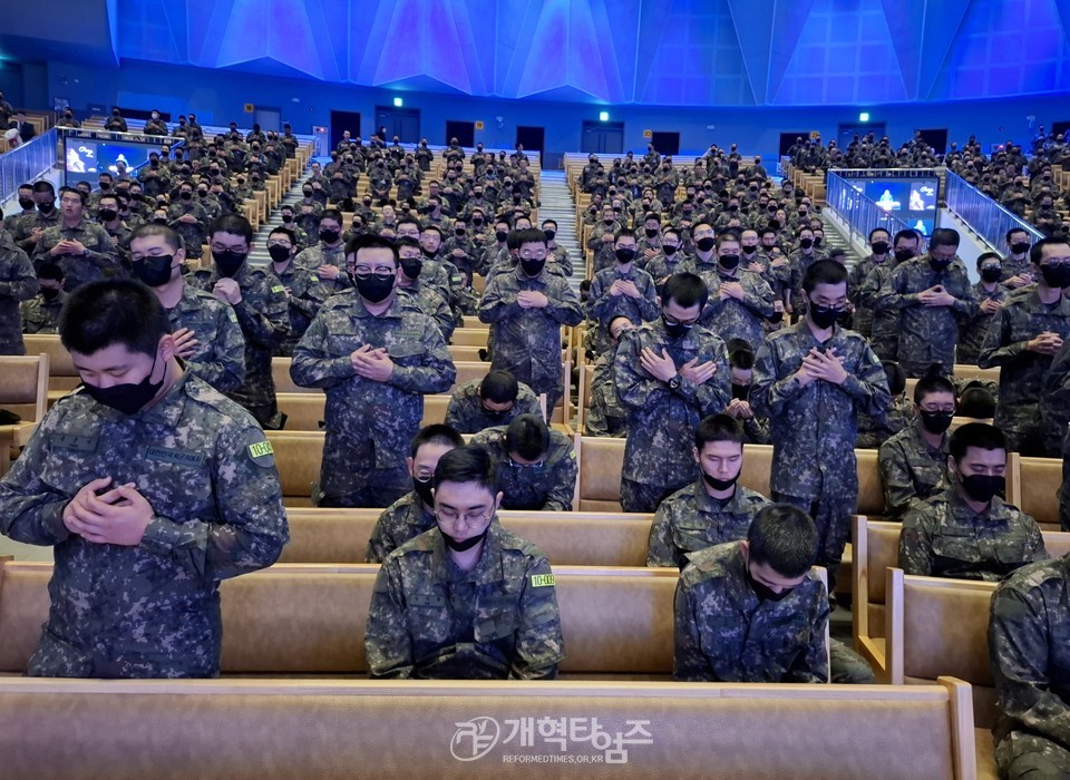 전국남전도회, 육군 훈련소 훈련병 진중세례식 모습