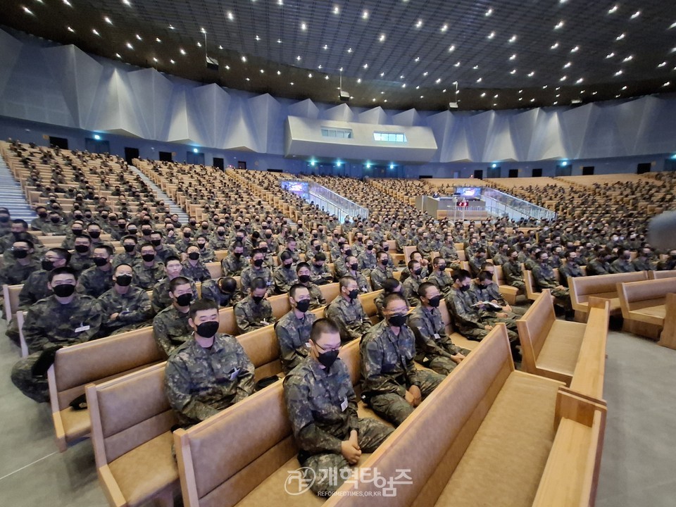 전국남전도회, 육군 훈련소 훈련병 진중세례식 모습