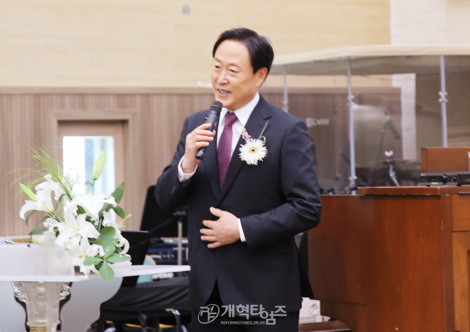 영광대교회 김용대 목사 아들 주성군 결혼예식 모습