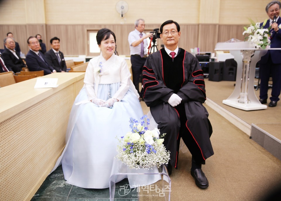 영광대교회 김용대 목사 아들 주성군 결혼예식 모습