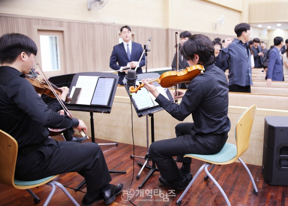 영광대교회 김용대 목사 아들 주성군 결혼예식 모습