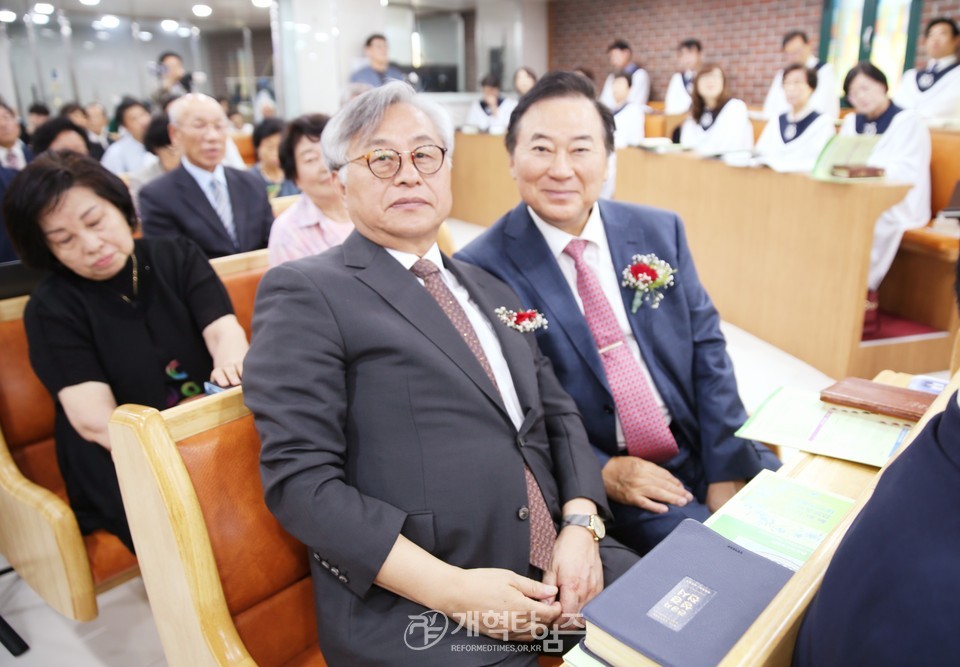 새동도교회, 담임 목사ㆍ장로 은퇴 및 위임 감사 예배 모습