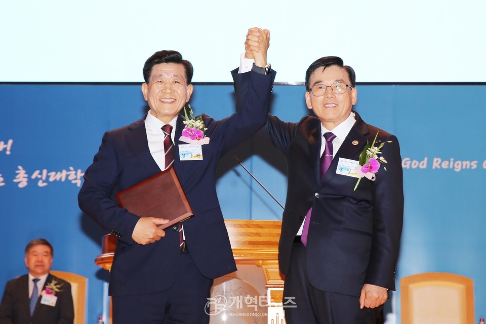 총신대신대원 총동창회 회장/후원이사장 이ㆍ취임감사예배 모습