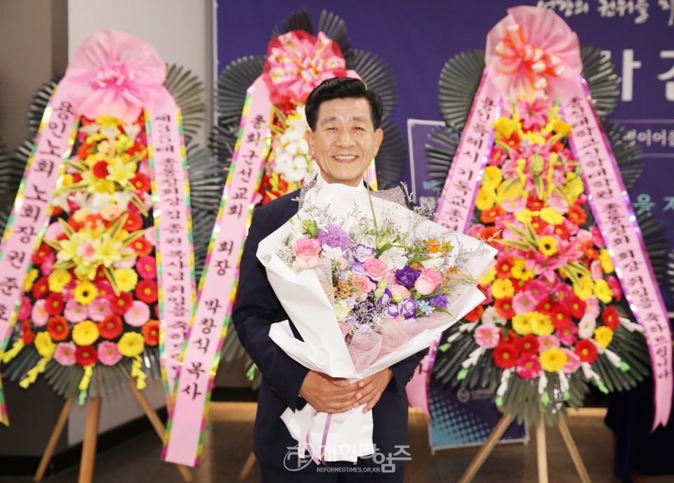 총신대신대원 총동창회 회장/후원이사장 이ㆍ취임감사예배 모습