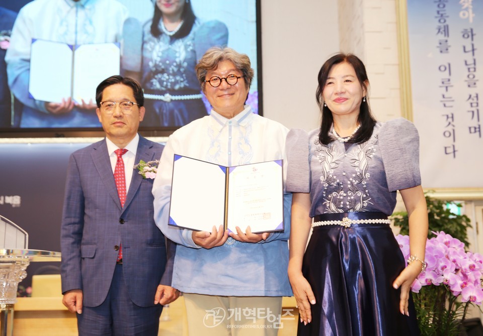 영광대교회, 설립 120주년 감사 및 선교사 파송식 모습