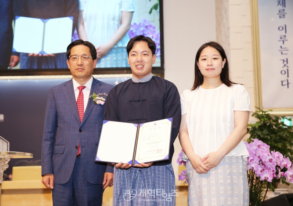 영광대교회, 설립 120주년 감사 및 선교사 파송식 모습