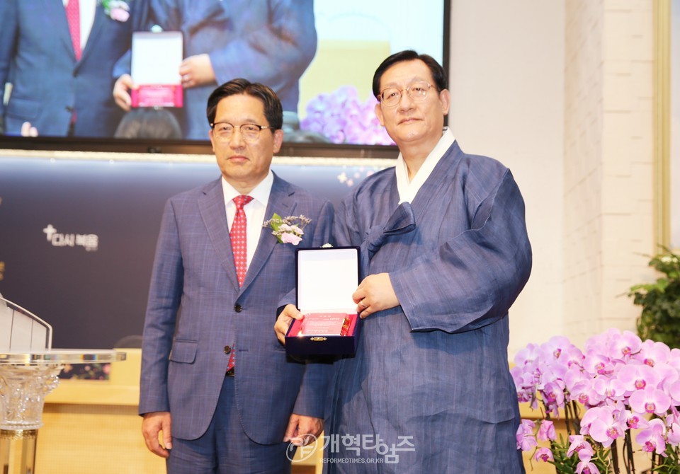 영광대교회, 설립 120주년 감사 및 선교사 파송식 모습