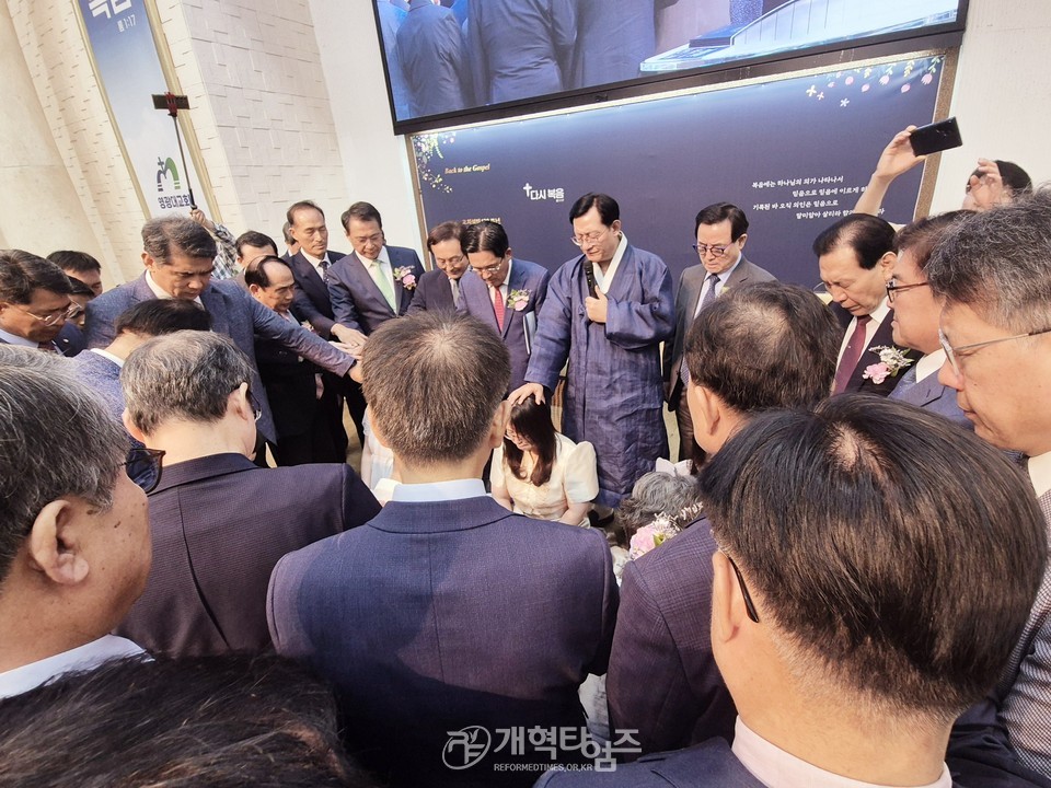 영광대교회, 설립 120주년 감사 및 선교사 파송식 모습