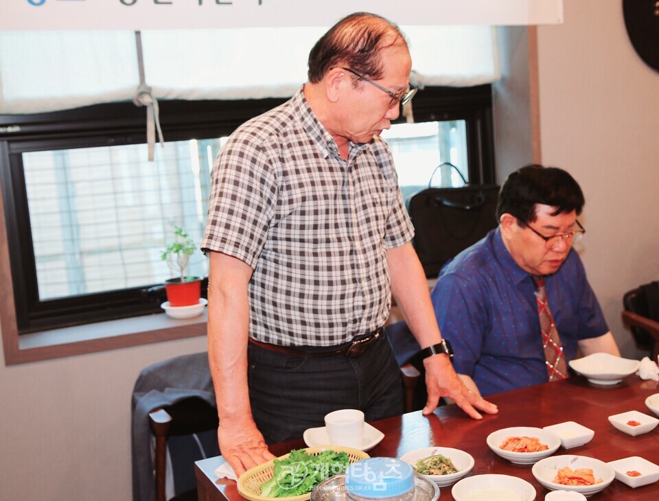 조형국 장로, 전국남전도회 호남지역 증경회장 및 임원연회의 전국 회장 후보 추대 모습