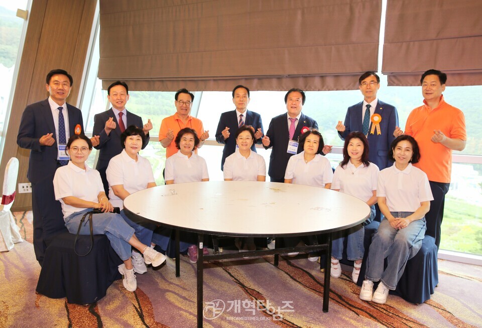 제54회기 전국장로회 하기부부수련회 폐회 모습