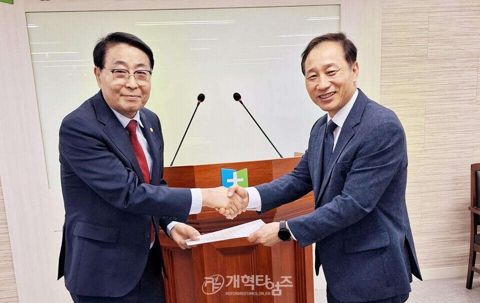 전국주교, 수석부회장 후보 등록 모습