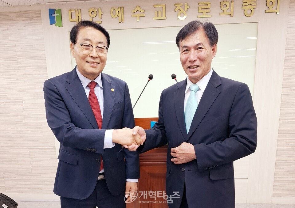 전국주교, 수석부회장 후보 등록 모습