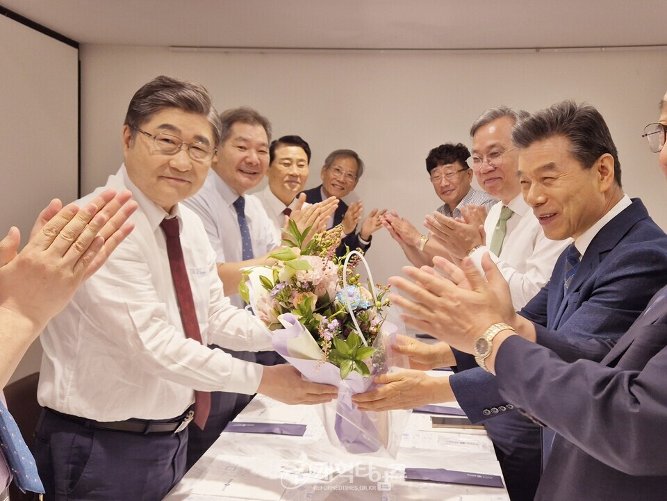 장봉생 목사, 제110회 총회, 총회장 예비 후보 등록 모습