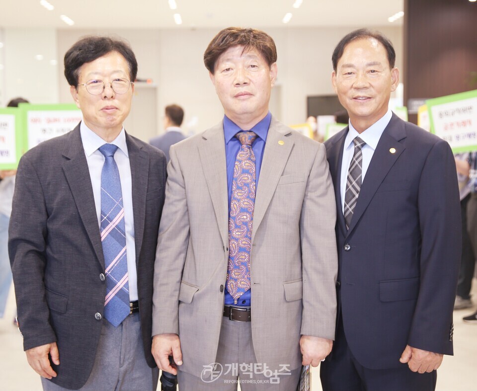 김준기 장로, 제110회 총회 출판부장 후보 등록 모습