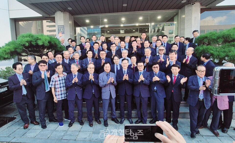 제110회 총회 부서기 예비 후보 이상협 목사 모습