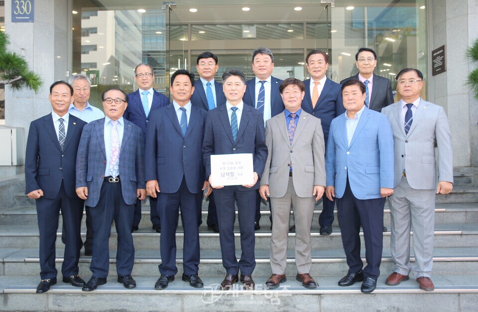 남석필 장로, 제110회 총회 회계 예비 후보 등록 모습