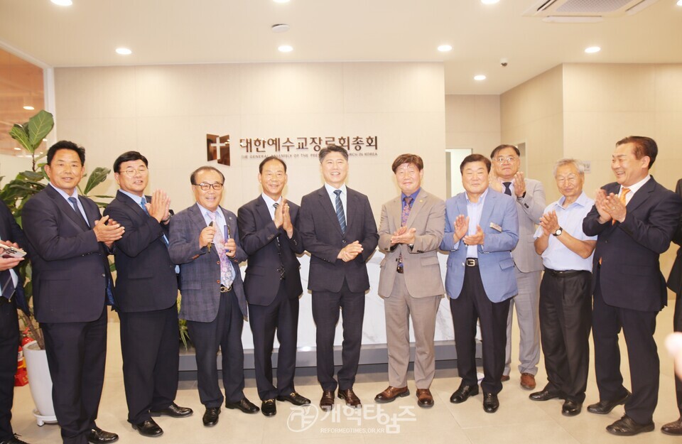 남석필 장로, 제110회 총회 회계 예비 후보 등록 모습