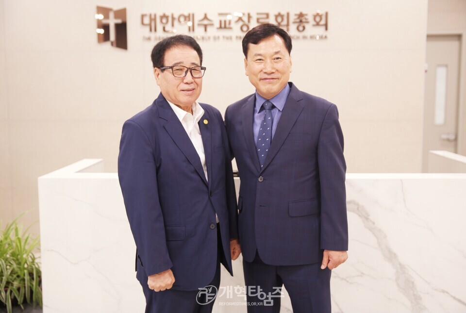 안수연 장로, 제110회 총회 부회계 예비 후보 등록 모습