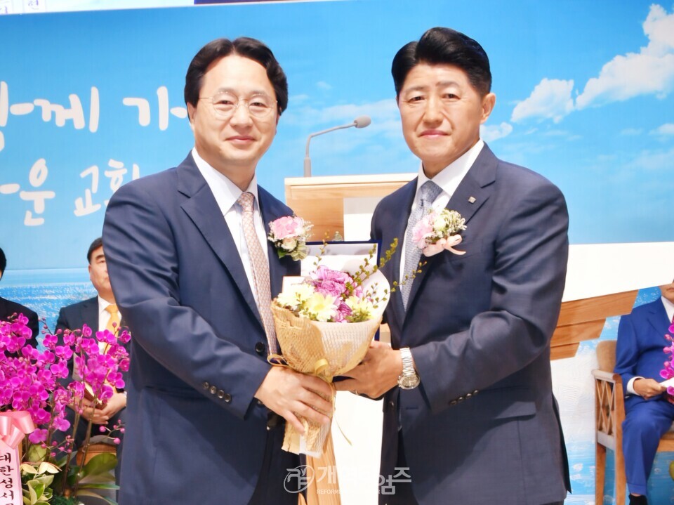 아름다운교회 입당감사예배 모습
