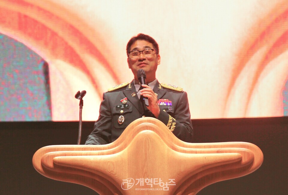 총회군선교회, 육군훈련소 훈련병 진중세례식 및 순교자의 영광 공연 모습