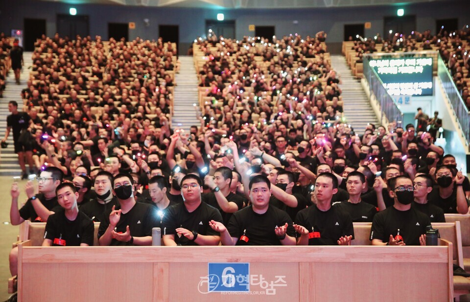 총회군선교회, 육군훈련소 훈련병 진중세례식 및 순교자의 영광 공연 모습