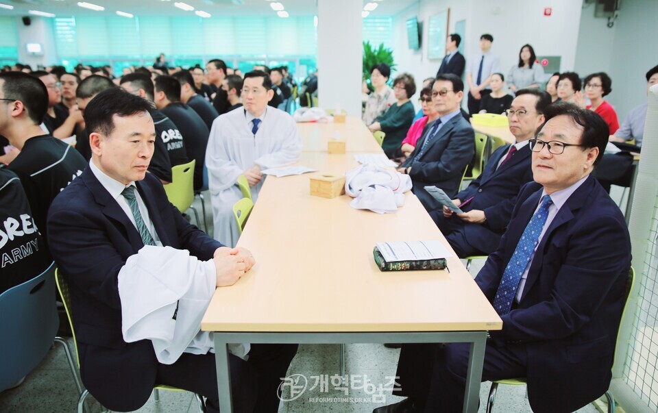 총회군선교회, 육군훈련소 훈련병 진중세례식 및 순교자의 영광 공연 모습
