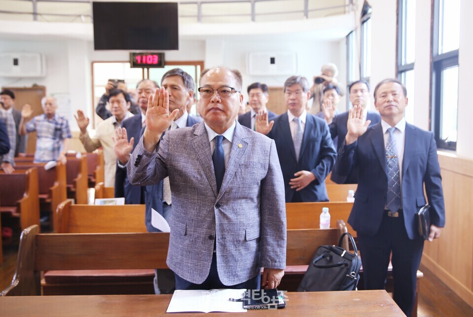 전국남전도회, 수만교회 입당 감사예배 모습