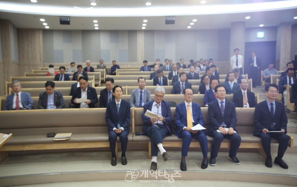 제31회기 중부협의회 총회 상비부 공천 모임 모습
