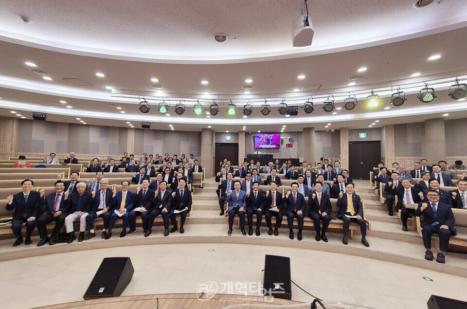 제31회기 중부협의회 총회 상비부 공천 모임 모습