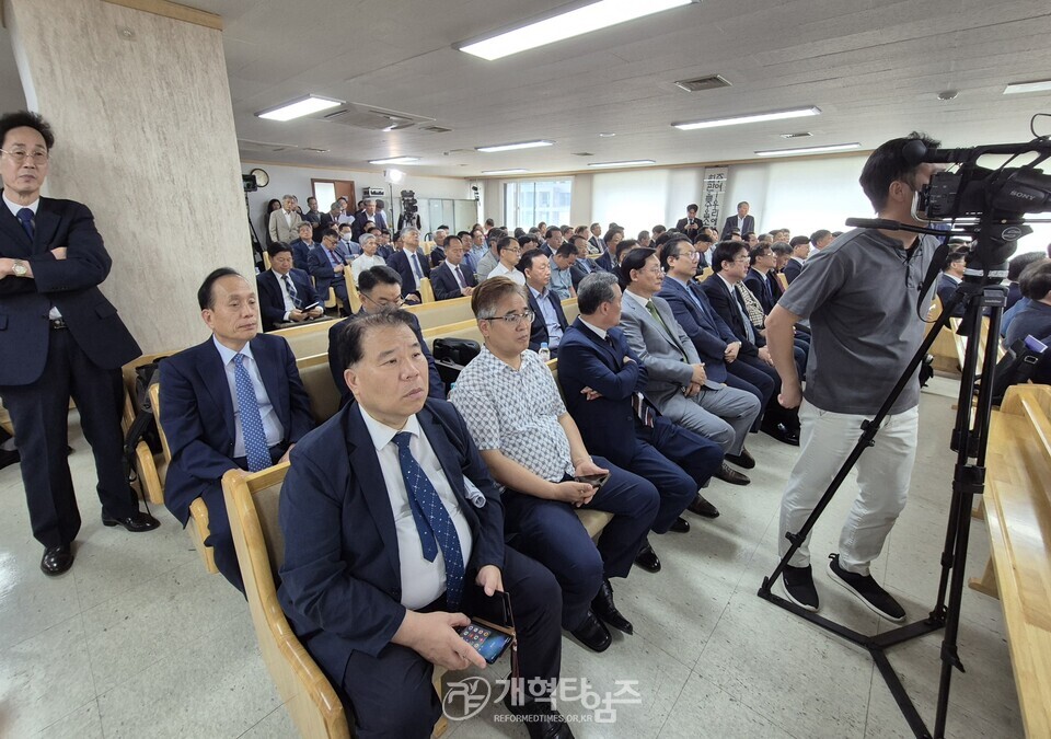 파행으로 끝난 총회 임원 후보 정견발표회 모습