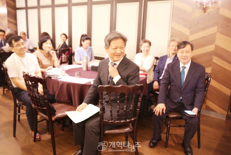 황재열 목사, 아들 결혼 예식 피로연 모습