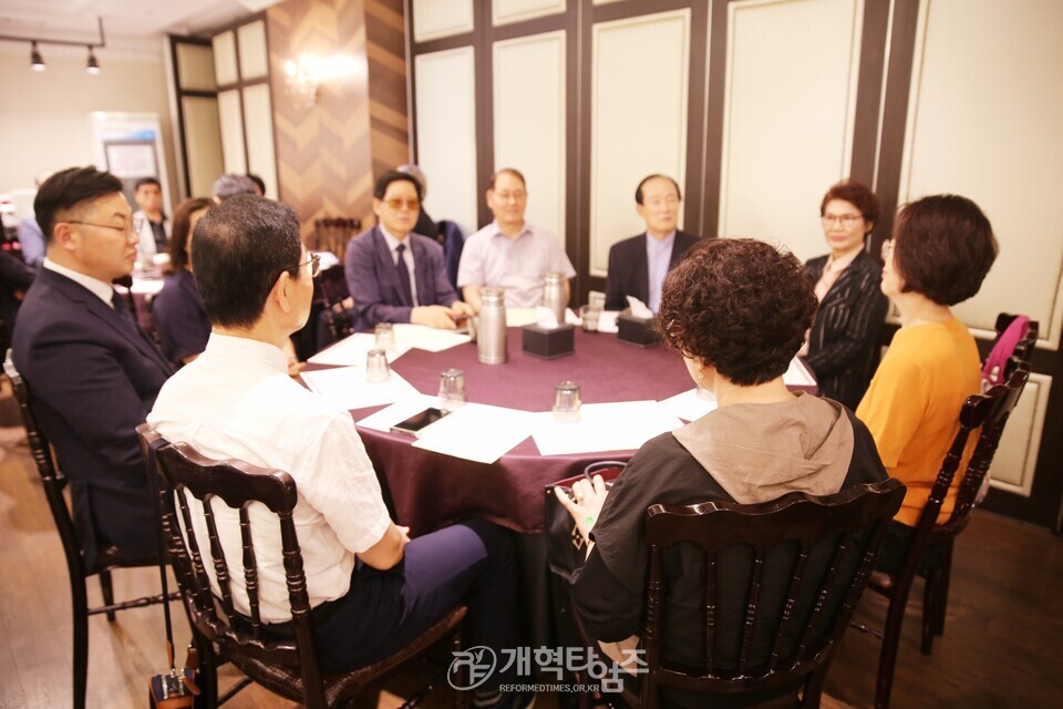 황재열 목사, 아들 결혼 예식 피로연 모습