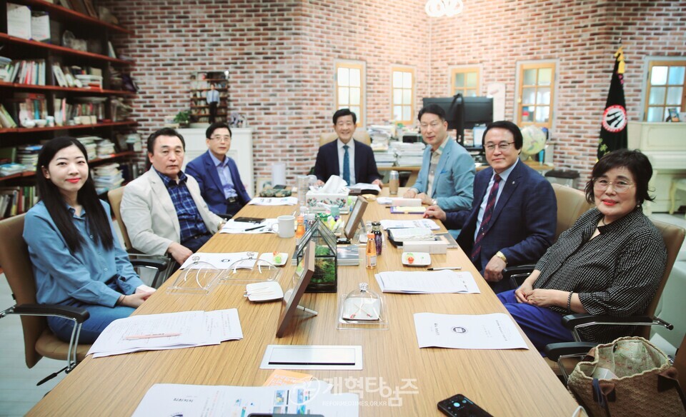 총신대신대원총동창회 임원회 모습(이천은광교회)