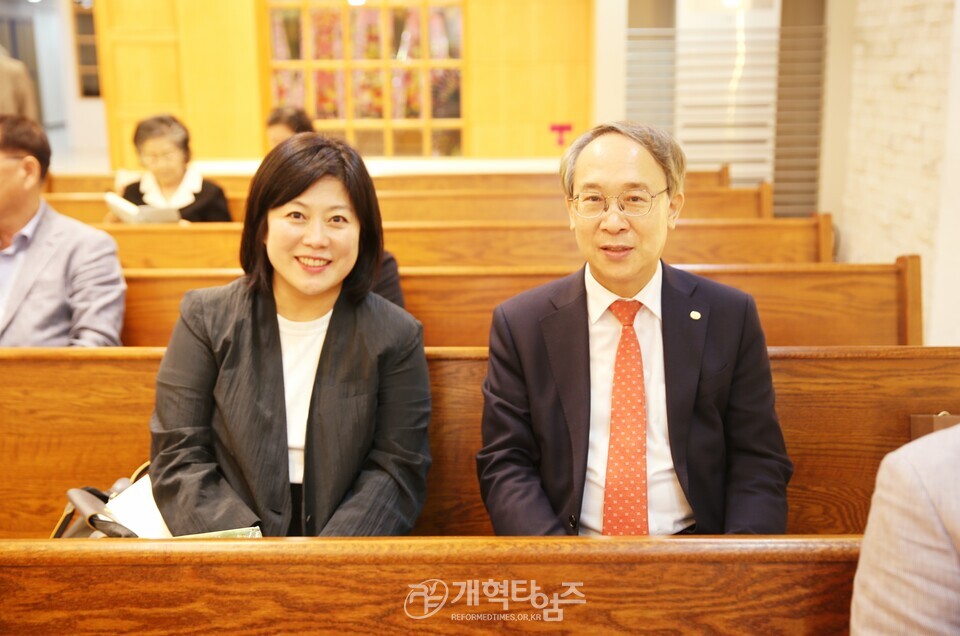 최규운 장로, 출판기념회 북토크 모습