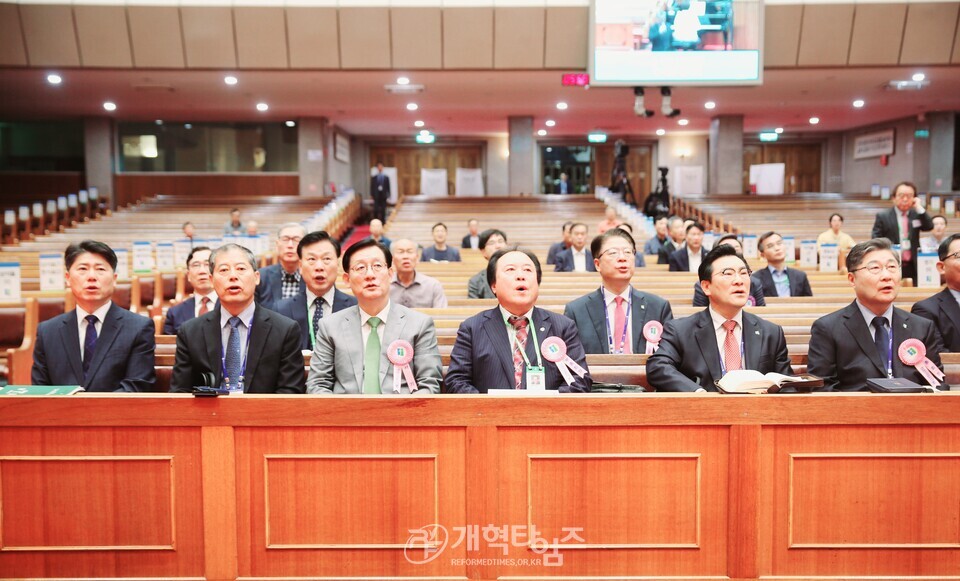 110회 총회 서기 김용대 목사 모습