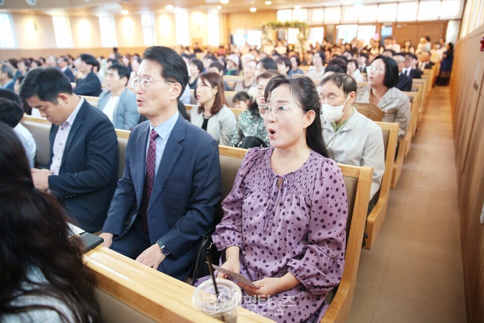 차기 중부협 회장 홍성현 목사, 아들 결혼 예식 모습