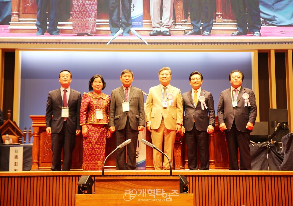 세계 개혁주의 교단 및 아시아 교회 지도자 대회, 충현교회 인사 모습