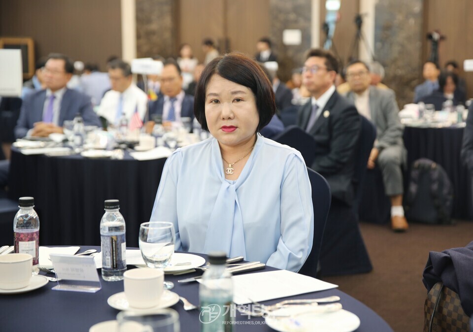 세계 개혁주의 교단 및 아시아 교회 지도자 대회, 둘째날 포럼 모습