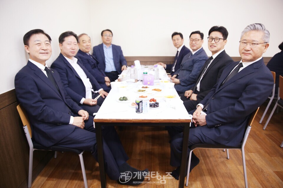 110회 총회 의전분과장 정신길 목사 부친상 모습