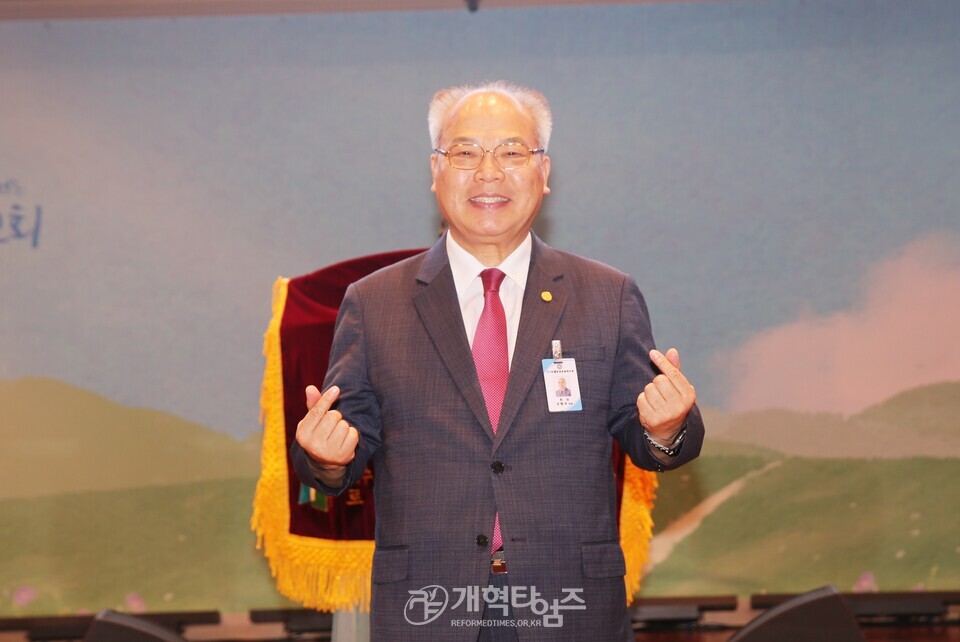 전국남전도회, 제45회기 회장 이ㆍ취임 감사예배 모습