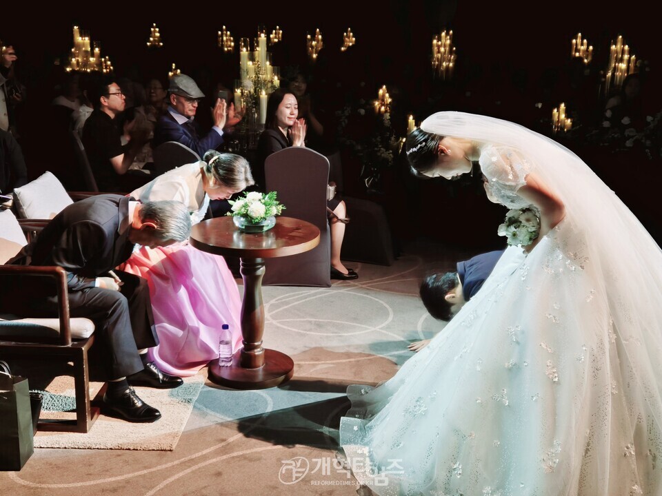 서울ㆍ서북장로회 서기 이종석 장로, 차녀 결혼 예식 모습