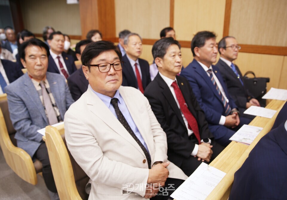 전국주교 증경회장 박인규 장로 원로 장로 추대식 모습