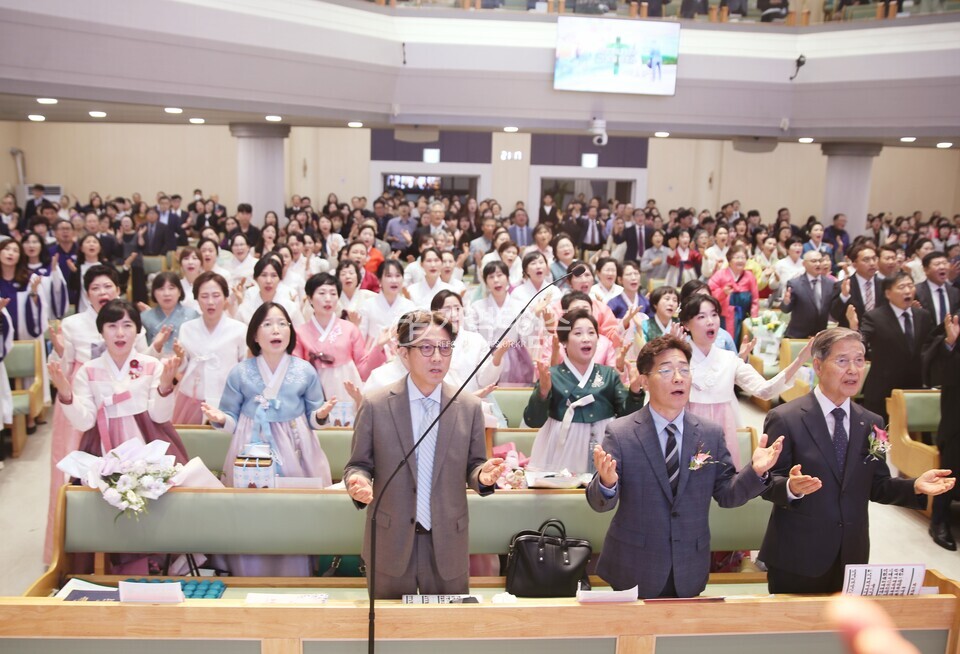 이천은광교회,「임직감사예배」모습