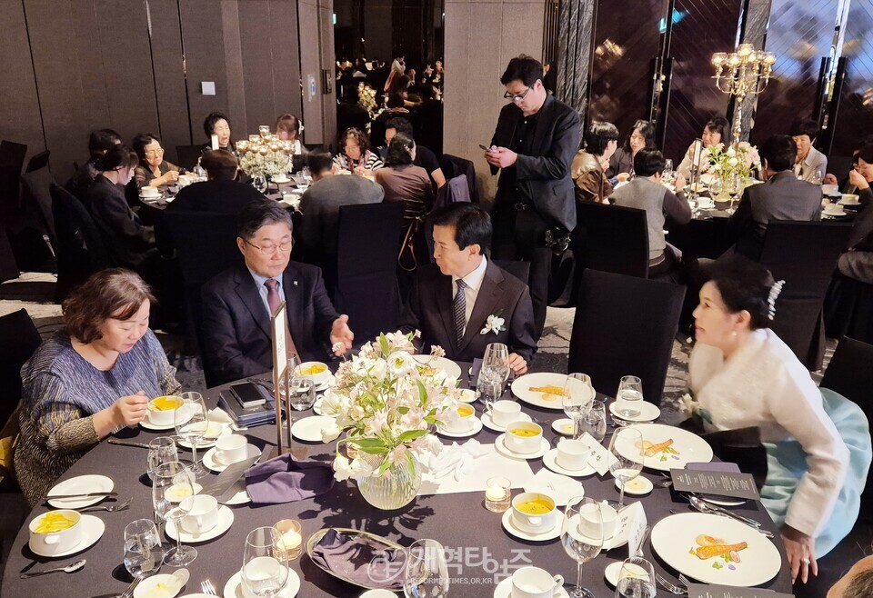 전 총회 헌의부장 조영기 목사, 차남 결혼 예식 모습