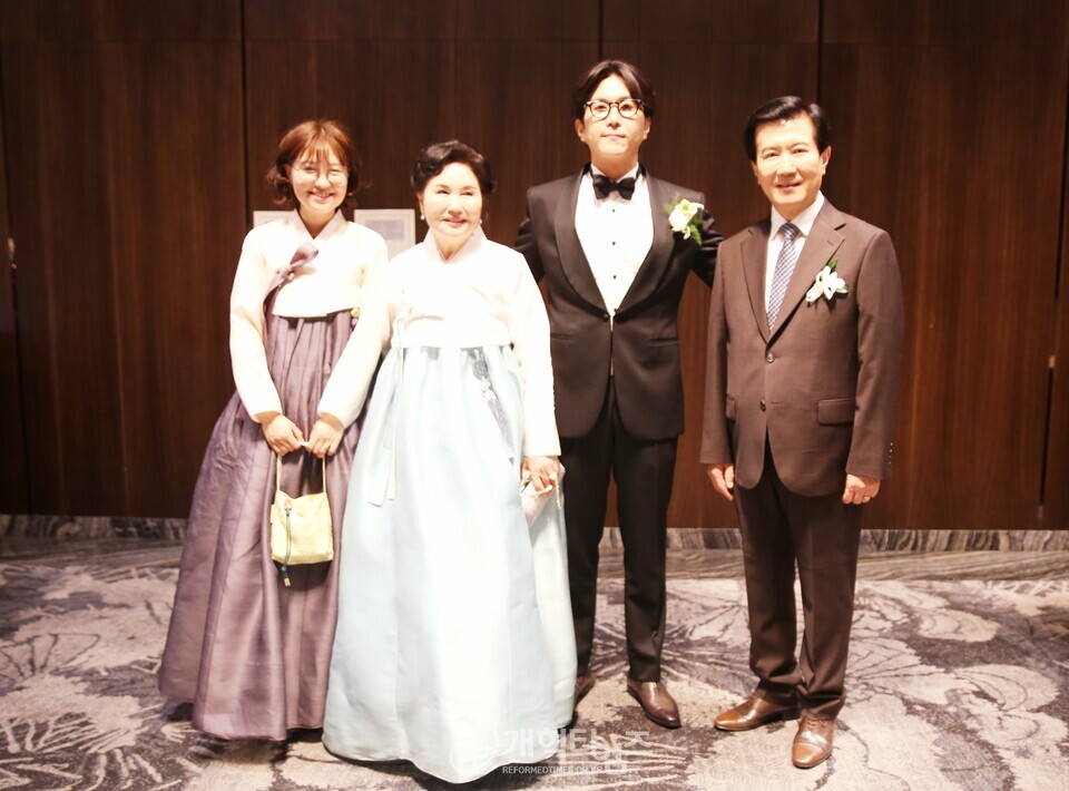 전 총회 헌의부장 조영기 목사, 차남 결혼 예식 모습