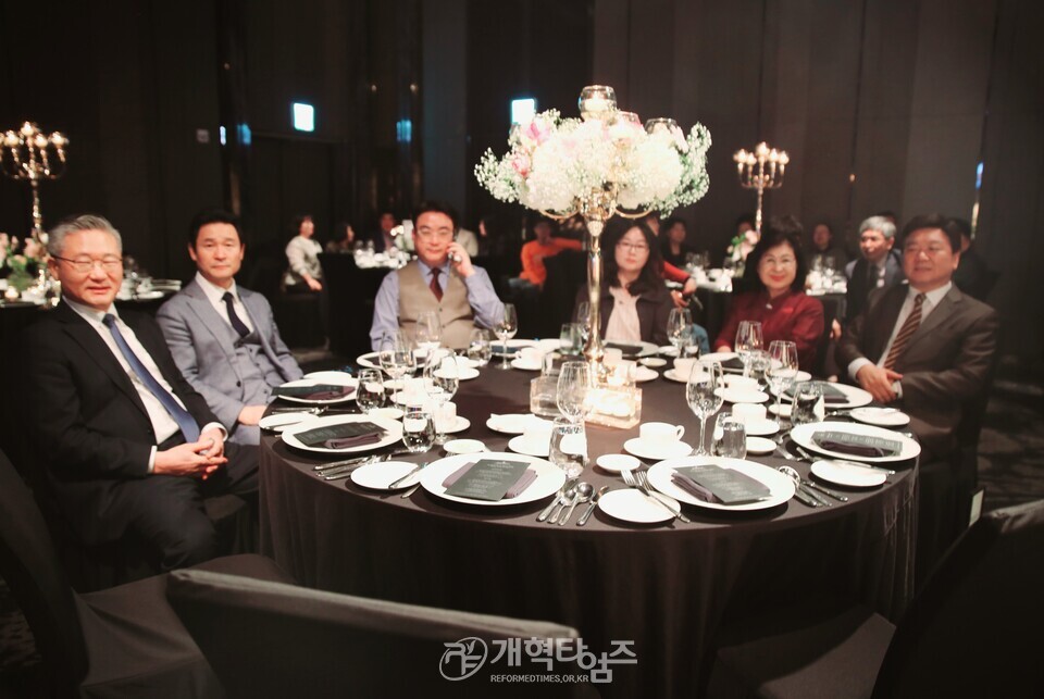 전 총회 헌의부장 조영기 목사, 차남 결혼 예식 모습