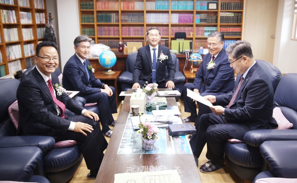 성산교회, 현상민 원로 목사 추대, 이아벨 목사 위임 감사예배 모습