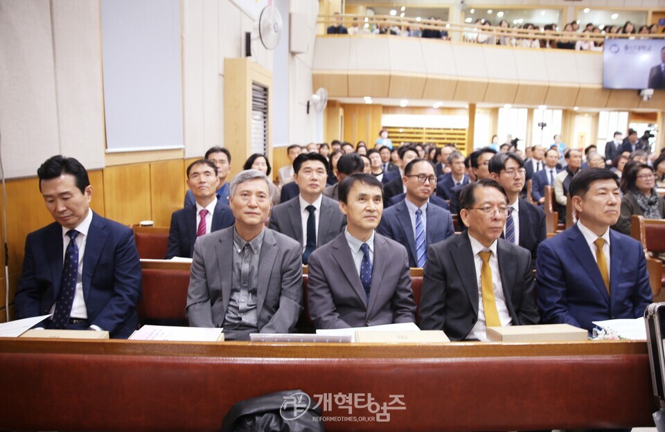 성산교회, 현상민 원로 목사 추대, 이아벨 목사 위임 감사예배 모습