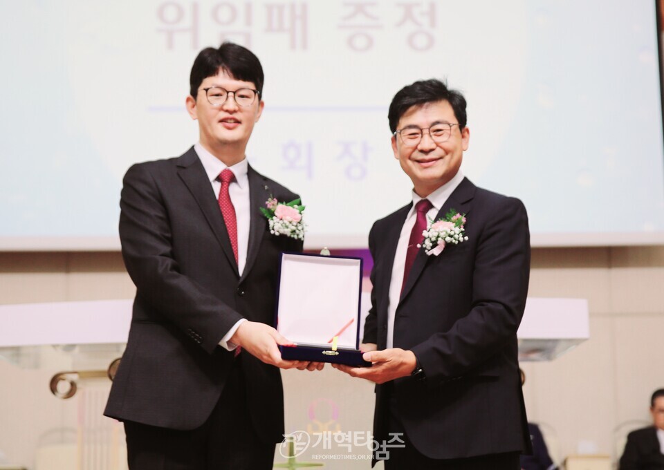 성산교회, 현상민 원로 목사 추대, 이아벨 목사 위임 감사예배 모습