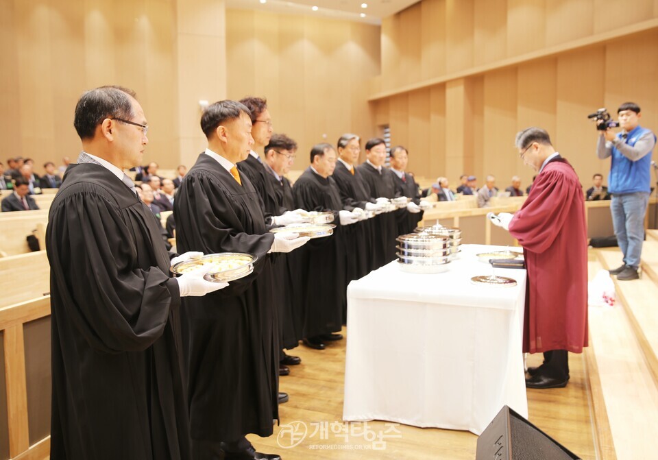 서울노회,「장봉생 목사 총회장 취임 감사 및 축하」모습